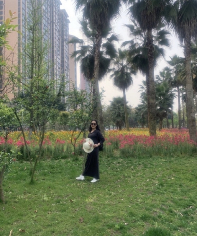 粉墨登场的第一张照片--乐山父母相亲团